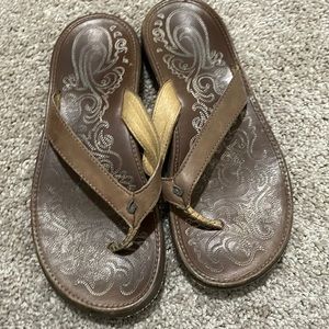 Olukai flops